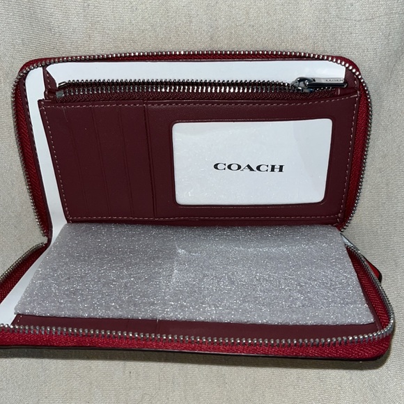 New Coach Wallet in signature print with strawberry - Picture 4 of 4